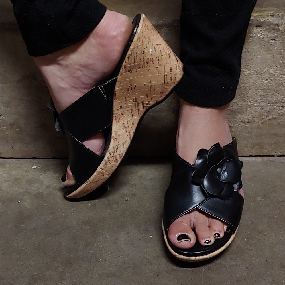 JACLYN SMITH WOMEN'S WEDGE SANDALS/HEELS